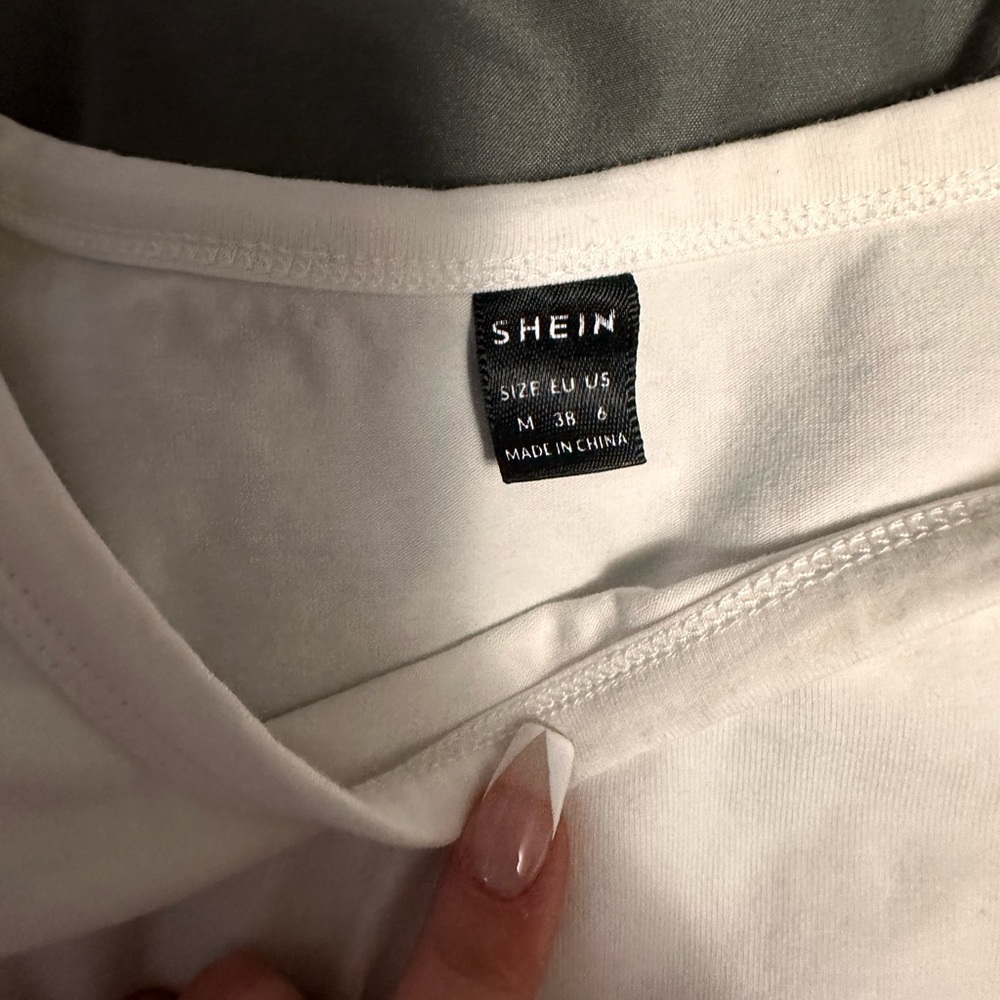 cropped white tee